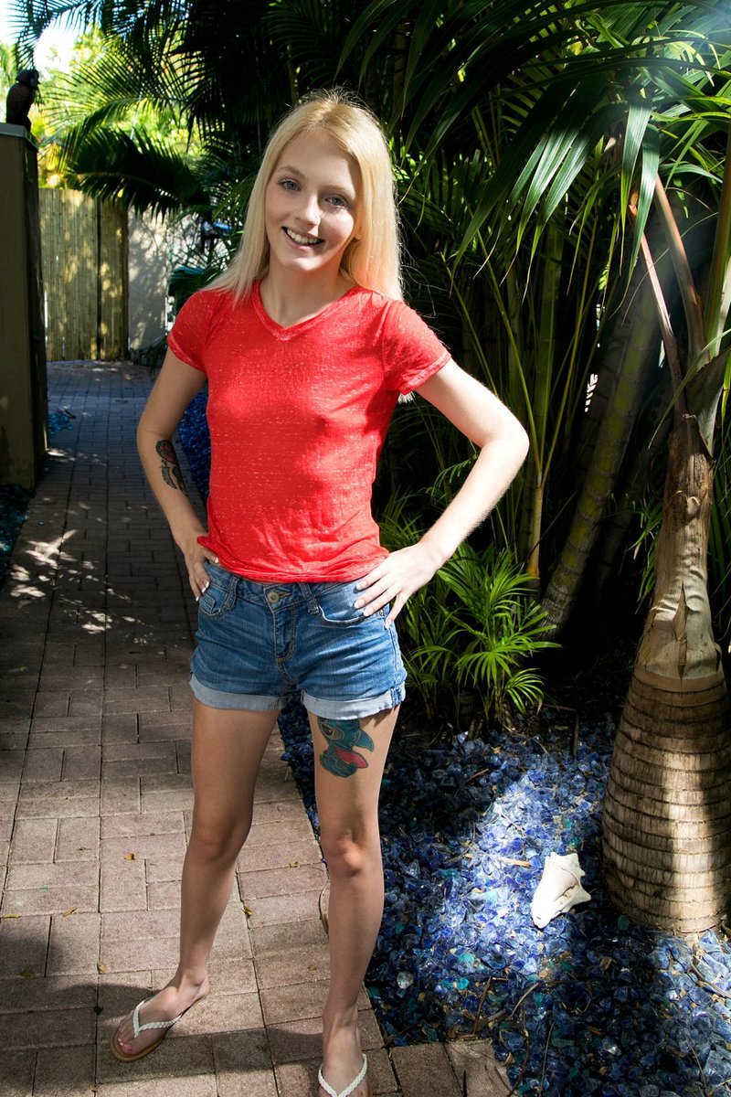 Евгения, 23 года, 3 размер груди